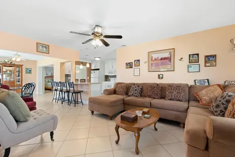 2081 Sw 12th Avenue Boynton Beach FL 33426