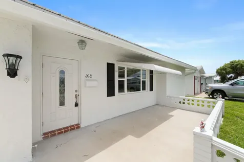 2081 Sw 12th Avenue Boynton Beach FL 33426