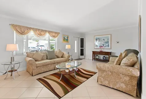 2081 Sw 12th Avenue Boynton Beach FL 33426