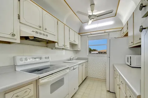 140 South Boulevard Boynton Beach FL 33435