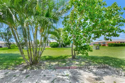 140 South Boulevard Boynton Beach FL 33435