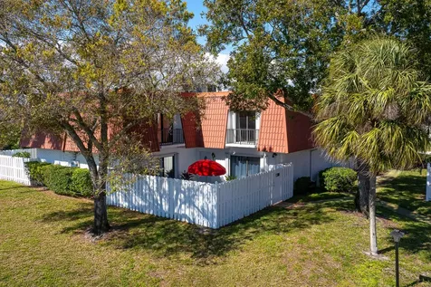 1422 Oxford Lane Boynton Beach FL 33426