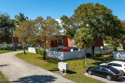 1422 Oxford Lane Boynton Beach FL 33426