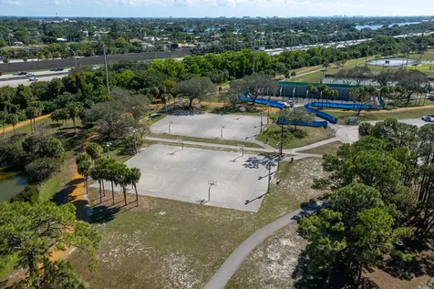 1422 Oxford Lane Boynton Beach FL 33426