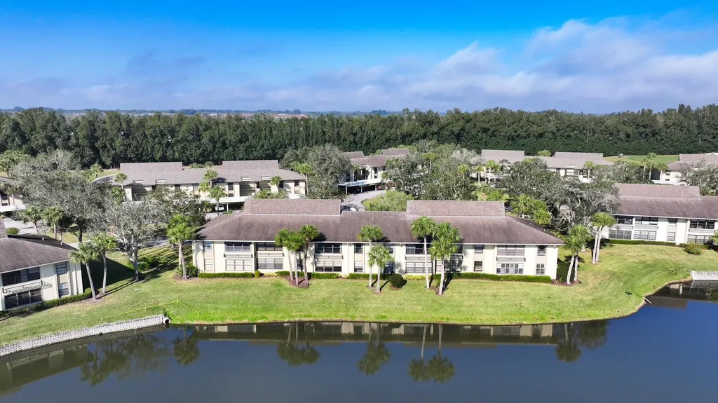 11 Plantation Drive Vero Beach FL 32966