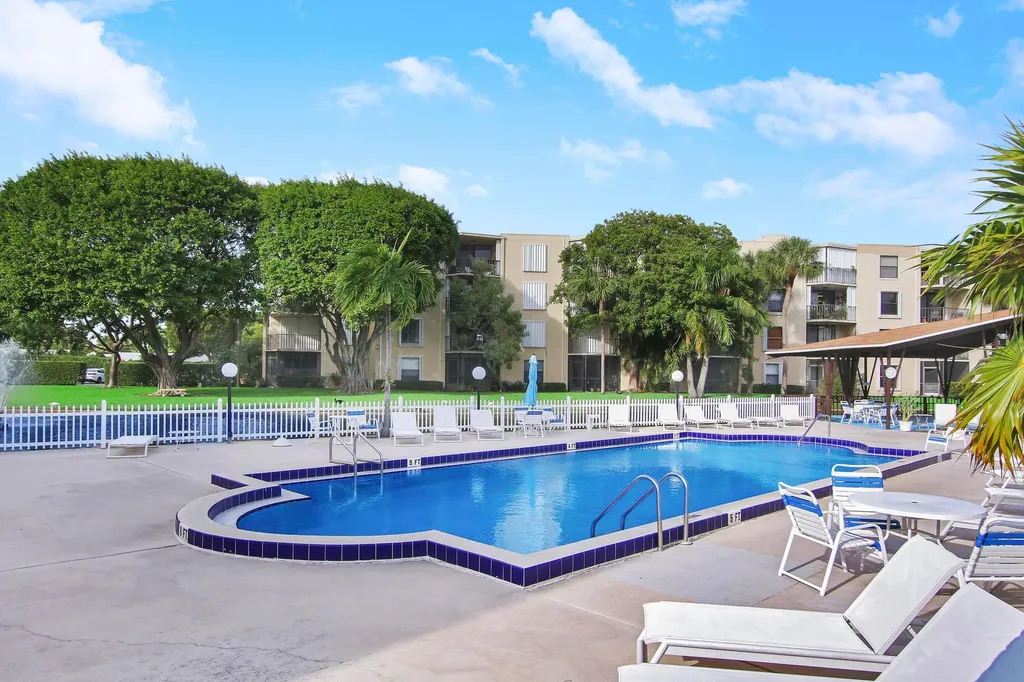 300 Waterway Drive Lantana FL 33462