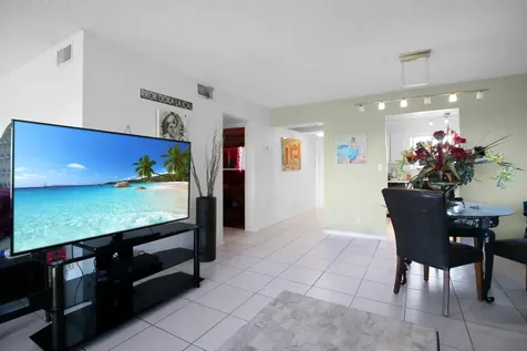 300 Waterway Drive Lantana FL 33462