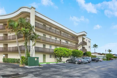 300 Waterway Drive Lantana FL 33462