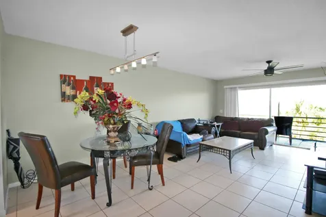 300 Waterway Drive Lantana FL 33462