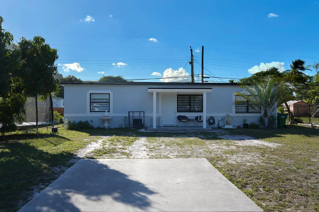 303 Nw 28 Way Fort Lauderdale FL 33311