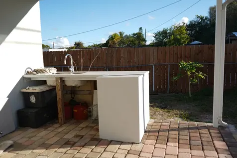 303 Nw 28 Way Fort Lauderdale FL 33311