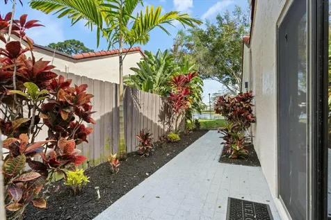 21690 Tall Palm Circle Boca Raton FL 33433