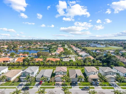 2724 Country Lake Trail Boynton Beach FL 33436