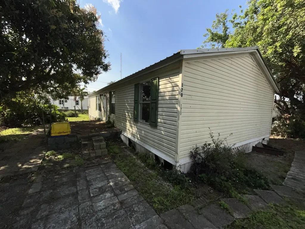 170 Apple Avenue Pahokee FL 33476