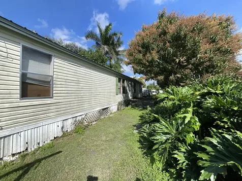 170 Apple Avenue Pahokee FL 33476