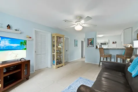 1136 Se Osceola Street Stuart FL 34996