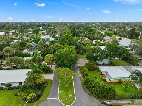 1136 Se Osceola Street Stuart FL 34996