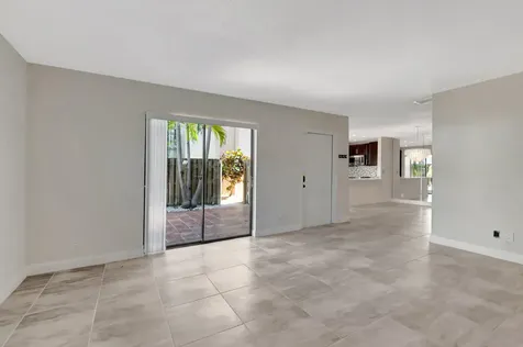 1251 S Federal Highway Boca Raton FL 33432