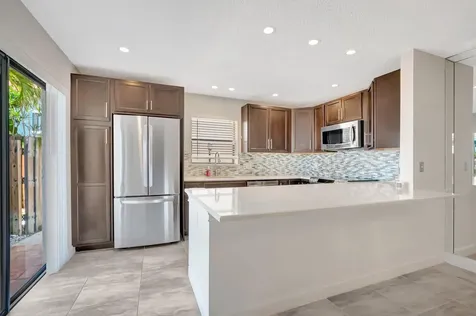 1251 S Federal Highway Boca Raton FL 33432