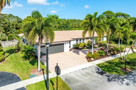 6785 N Grande Drive Boca Raton FL 33433