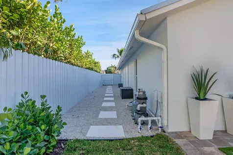 1499 Sw 20th Street Boca Raton FL 33486