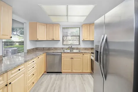31 Sw South River Drive Drive Stuart FL 34997