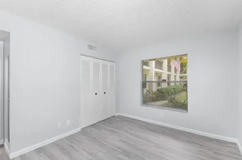 31 Sw South River Drive Drive Stuart FL 34997