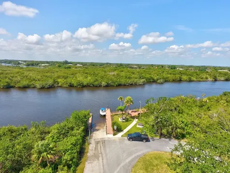 31 Sw South River Drive Drive Stuart FL 34997