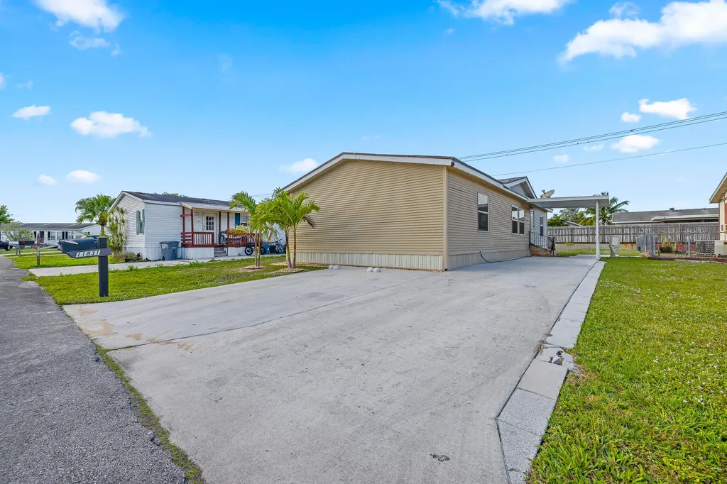 11831 Bay Place Boca Raton FL 33428