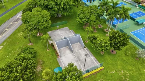 8224 Sweetbriar Way Boca Raton FL 33496