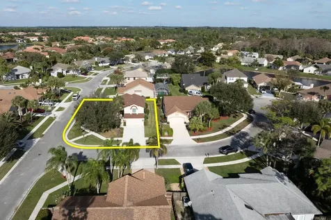 9935 Pine Dust Court Lake Worth FL 33467