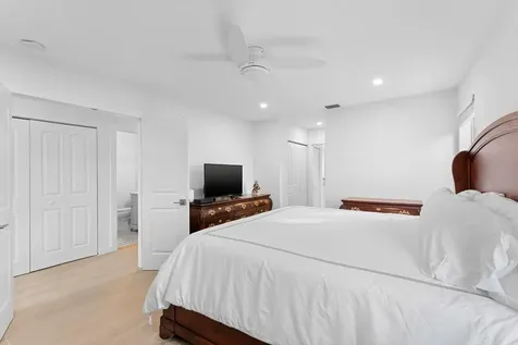 6045 Old Court Road Boca Raton FL 33433
