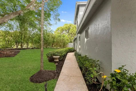 6045 Old Court Road Boca Raton FL 33433