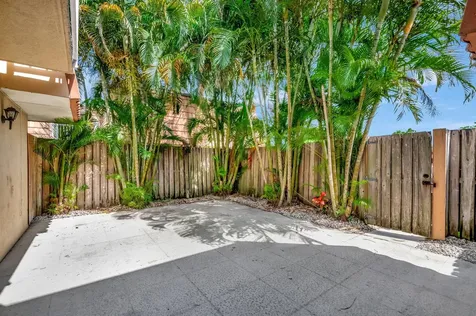 579 Green Springs Place West Palm Beach FL 33409