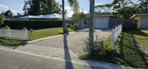 177 W Trail Drive West Palm Beach FL 33415