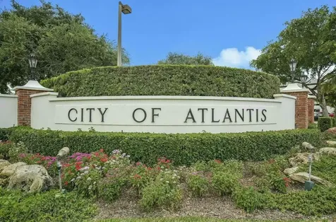 253 N Country Club Drive Atlantis FL 33462