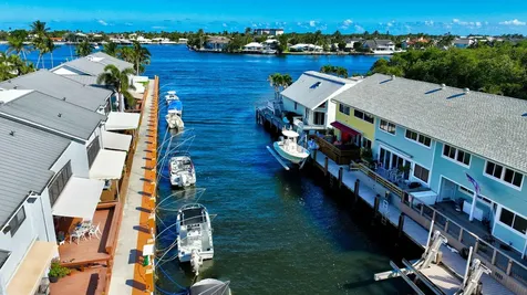 732 Ne 12th Terrace Boynton Beach FL 33435