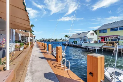 732 Ne 12th Terrace Boynton Beach FL 33435