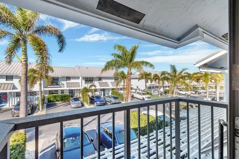 732 Ne 12th Terrace Boynton Beach FL 33435