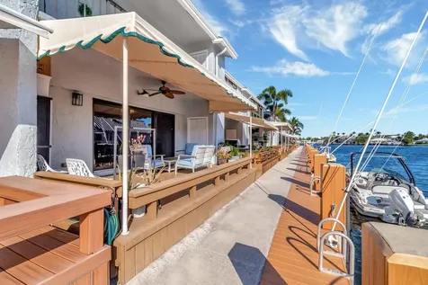 732 Ne 12th Terrace Boynton Beach FL 33435