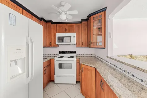 97 Oakridge H Deerfield Beach FL 33442