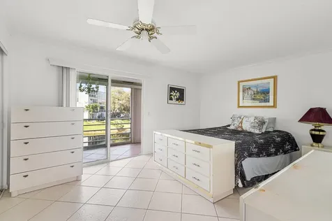 97 Oakridge H Deerfield Beach FL 33442