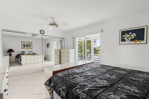97 Oakridge H Deerfield Beach FL 33442