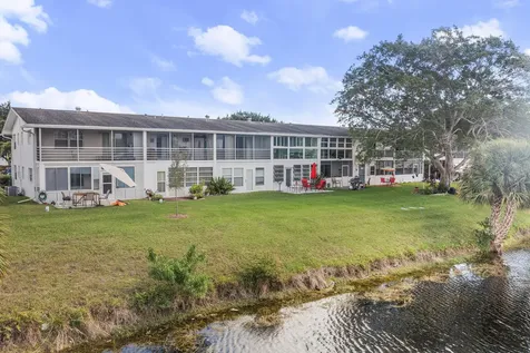 97 Oakridge H Deerfield Beach FL 33442