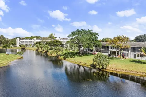 97 Oakridge H Deerfield Beach FL 33442