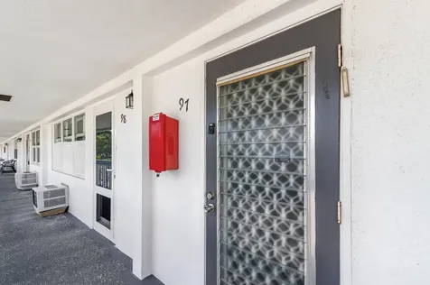 97 Oakridge H Deerfield Beach FL 33442