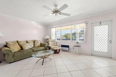 97 Oakridge H Deerfield Beach FL 33442