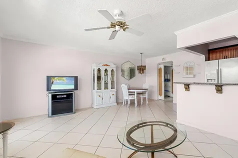 97 Oakridge H Deerfield Beach FL 33442
