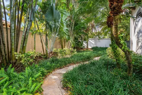 9509 Grand Estates Way Boca Raton FL 33496