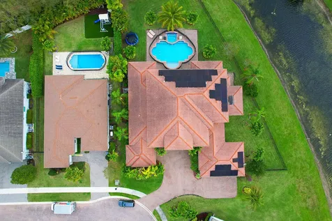 9525 Captiva Circle Boynton Beach FL 33437